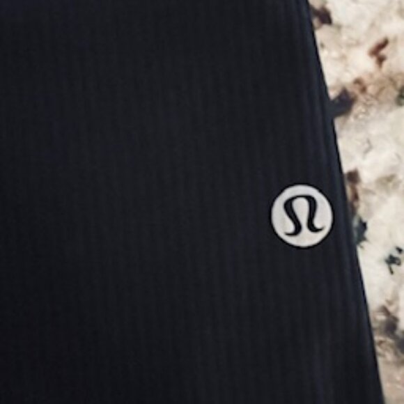 lululemon Align™ High-Rise Ribbed Pant 25" - Black - Size 6 - Picture 3 of 3